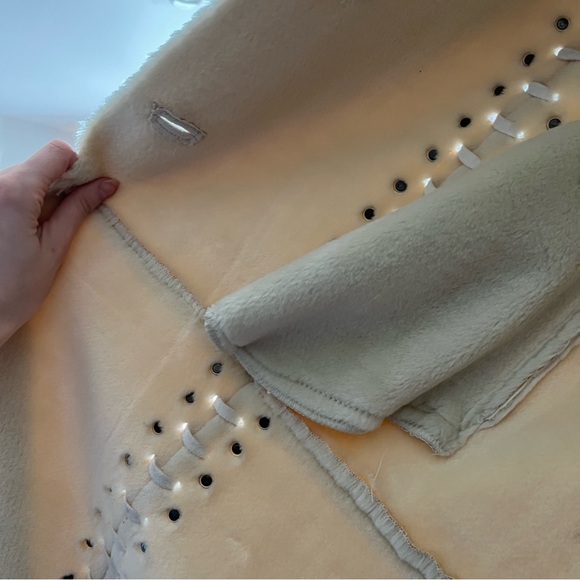 Vintage Dennis Basso long faux shearling coat in ivory cream • Size 3X - Picture 12 of 14